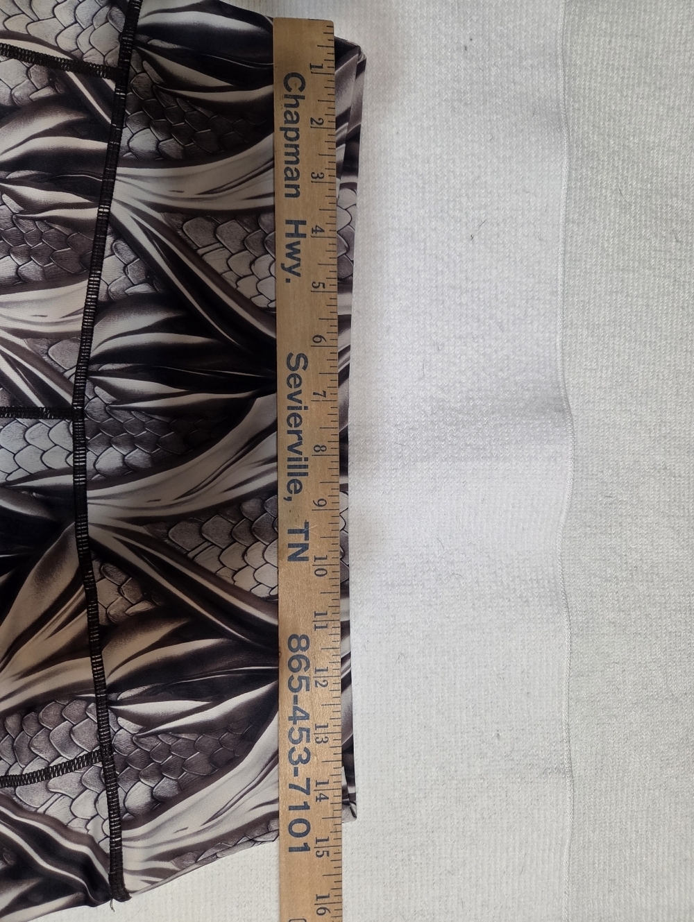 Constantly Varied Gear High-Waist Women’s Workout Shorts. Sz L - Picture 3 of 5